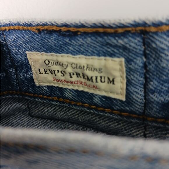 Levi's SZ 26/28 Premium Denim 501S Button Fly Light Wash Distressed Jeans - Picture 3 of 9